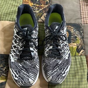 Nike Black and White Athletic Shoes